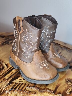 🥾 wonder nation Brown Two-Tone Baby/kids Cowboy Boots